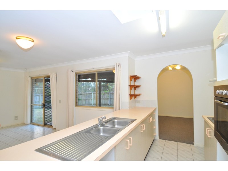 30 Duesbury Cres, Edens Landing QLD 4207