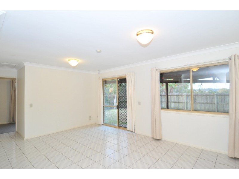 30 Duesbury Cres, Edens Landing QLD 4207