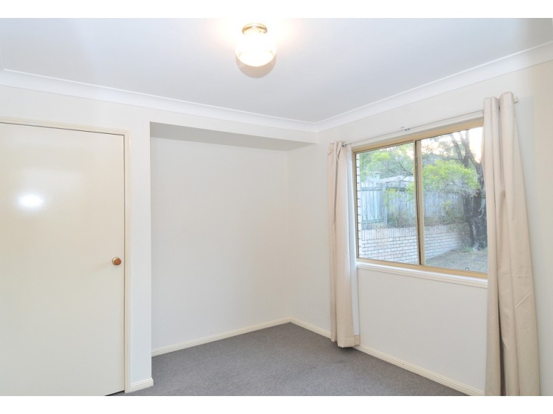 30 Duesbury Cres, Edens Landing QLD 4207