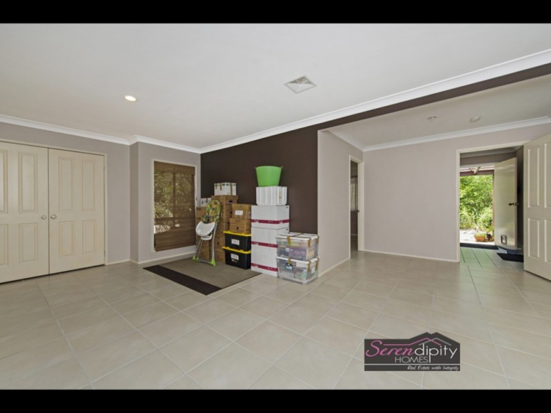 9-11 Kestrel Ct, Tamborine QLD 4270