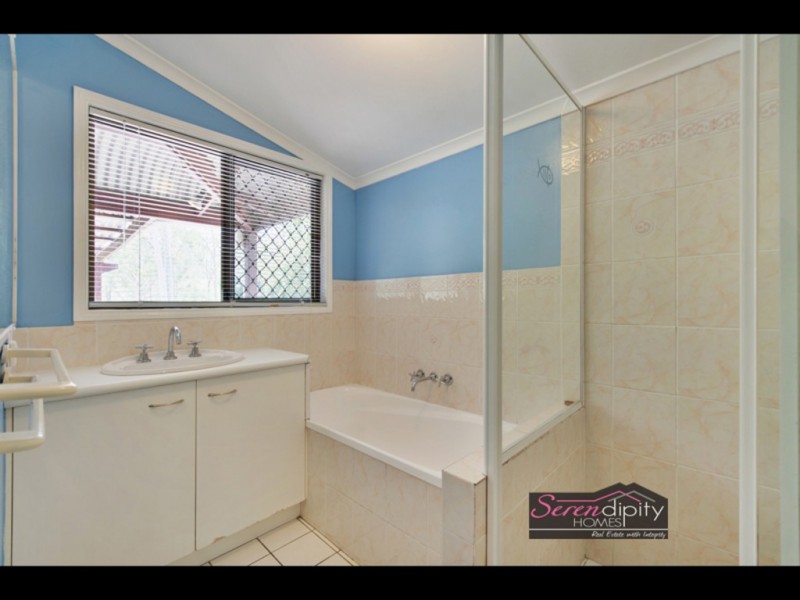 122 Naylor Dr, Tamborine QLD 4270