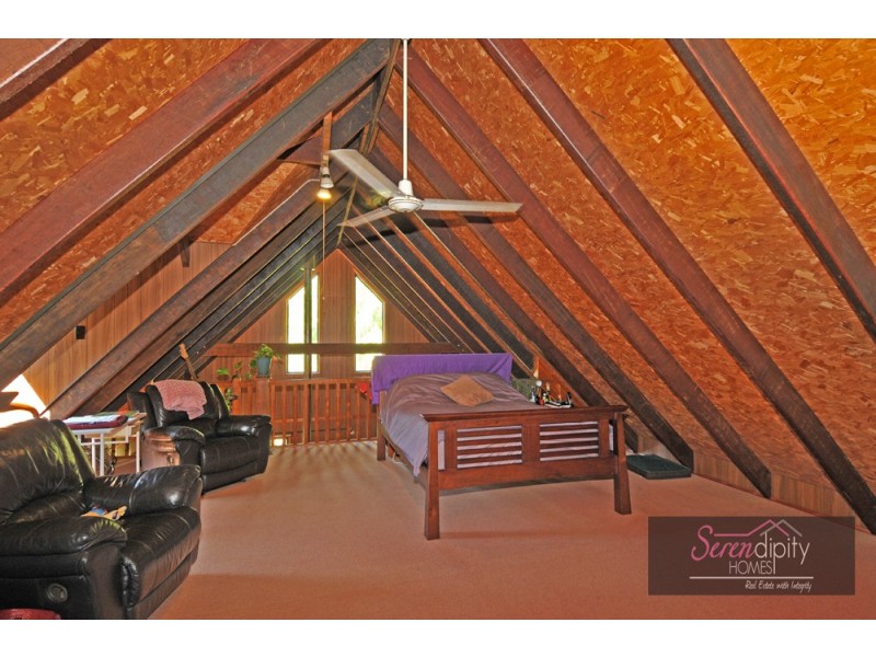 11 Stradbroke Ave, Tamborine Mountain QLD 4272