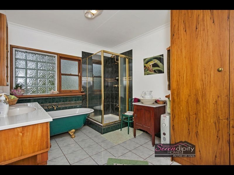 7 Moreton Bay Ave, Tamborine Mountain QLD 4272