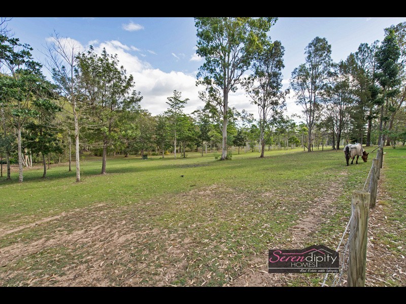 211 Vonda Youngman Dr, Tamborine QLD 4270