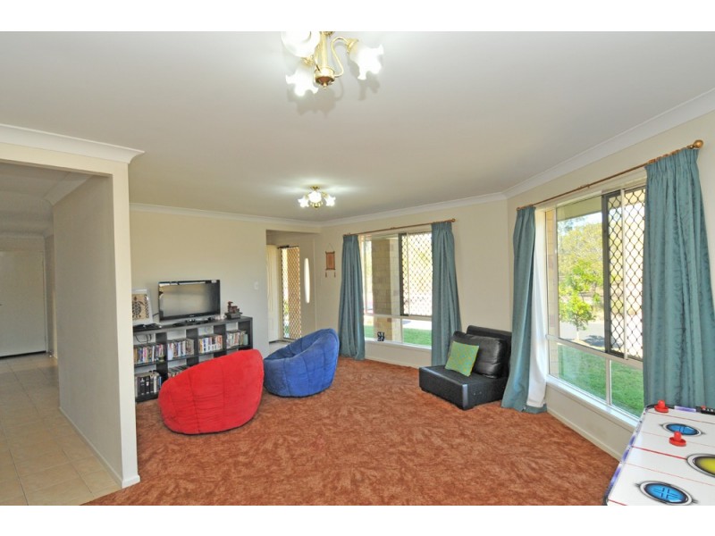 39 Golden Penda Dr, Jimboomba QLD 4280