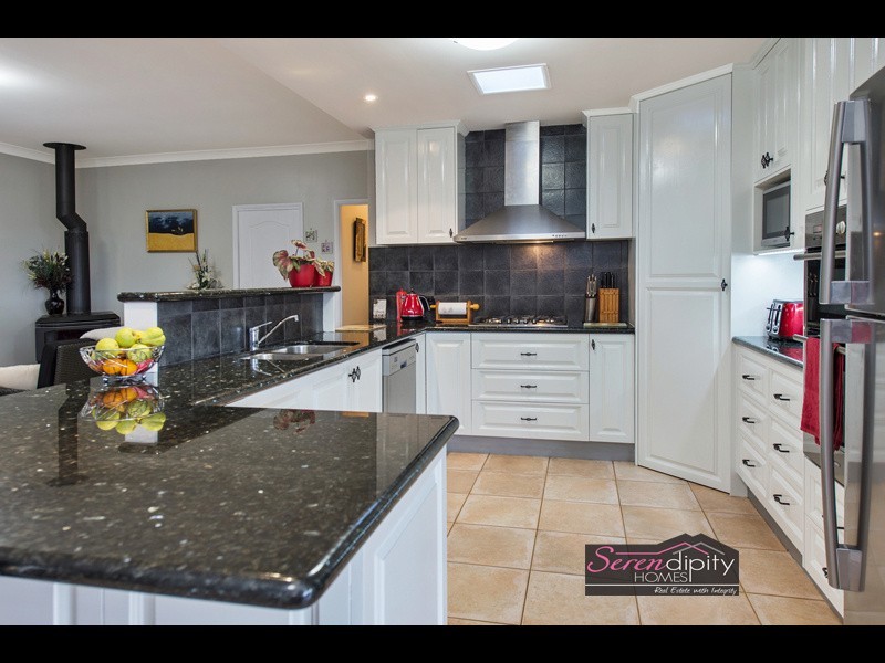 201-227 Plunkett Rd, Tamborine QLD 4270