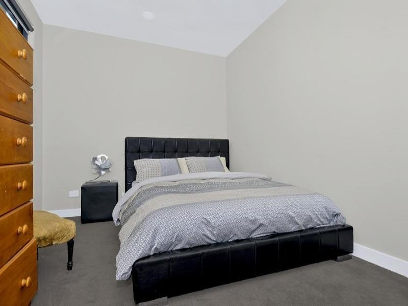 1/42 Everett Street, Brunswick West VIC 3055