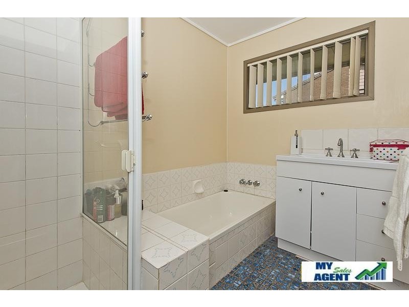 1 Lacaroo Street, Bracken Ridge QLD 4017