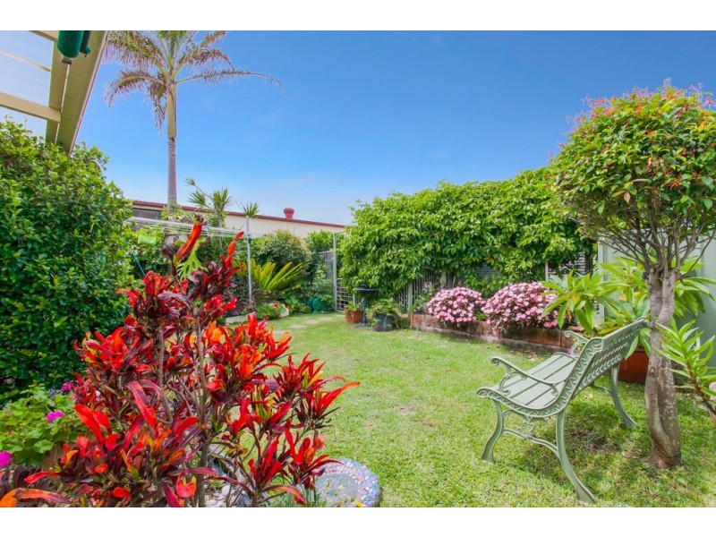 206 Dunbar Street, Stockton NSW 2295