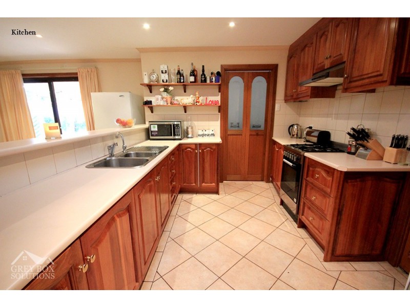 10 Allman Crescent, Aberfoyle Park SA 5159