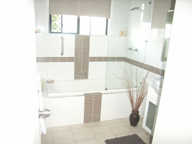 9 Albert St, Cardwell QLD 4849