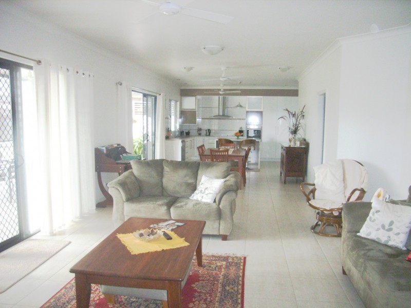 9 Albert St, Cardwell QLD 4849