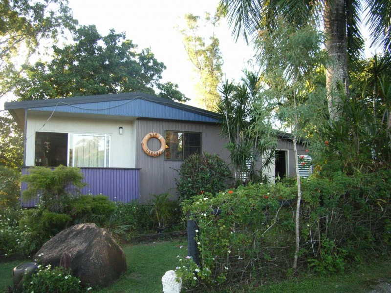 40 Roma St, Cardwell QLD 4849