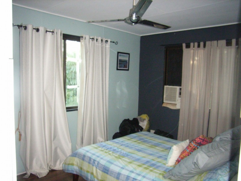 40 Roma St, Cardwell QLD 4849