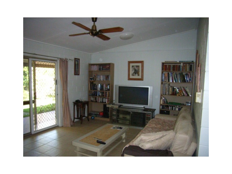 10 Ferguson St, Cardwell QLD 4849