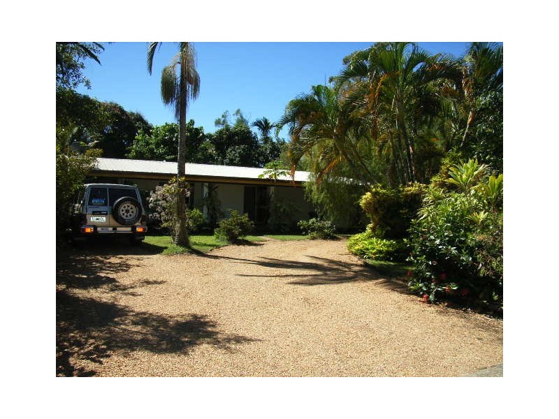 10 Ferguson St, Cardwell QLD 4849