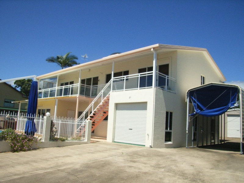 37 Marine Parade, Cardwell QLD 4849