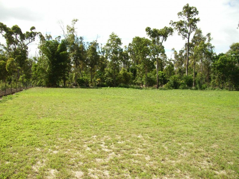 8 Edmondson Close, Cardwell QLD 4849