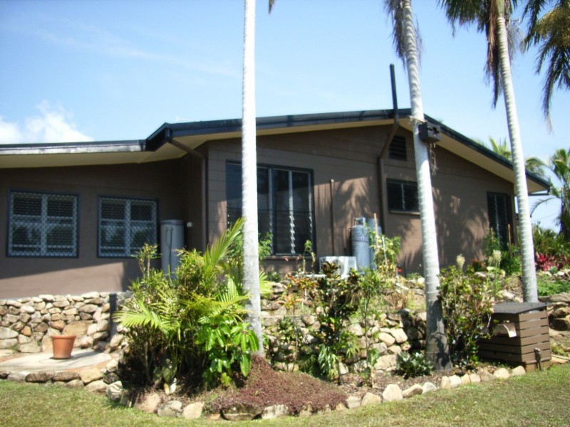 14 Roma St, Cardwell QLD 4849