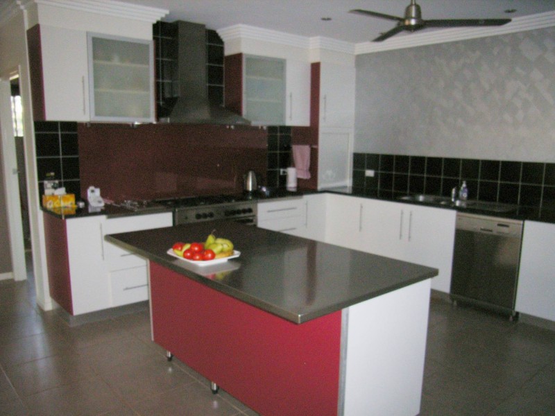 14 Roma St, Cardwell QLD 4849