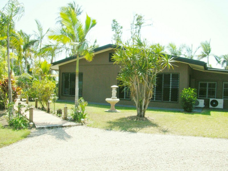 14 Roma St, Cardwell QLD 4849