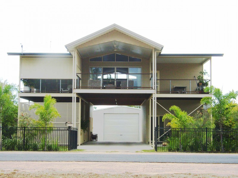 22 Bowen St, Cardwell QLD 4849