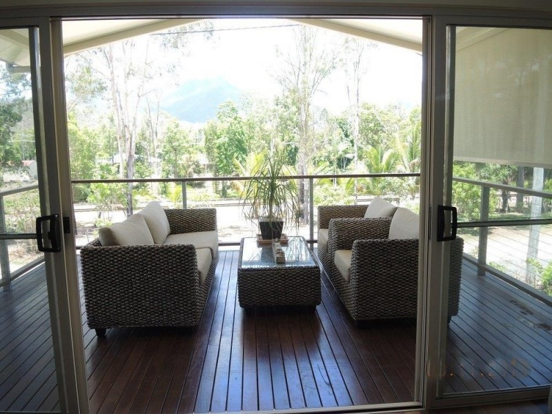 22 Bowen St, Cardwell QLD 4849
