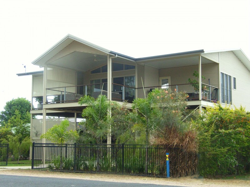 22 Bowen St, Cardwell QLD 4849