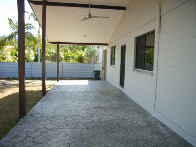 16 Landsdown St, Cardwell QLD 4849