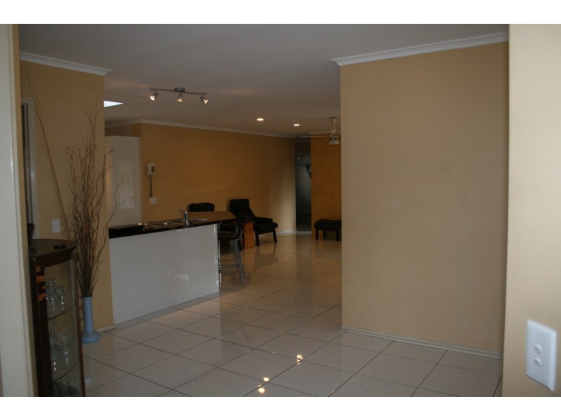 9 Presley Ct, Windaroo QLD 4207