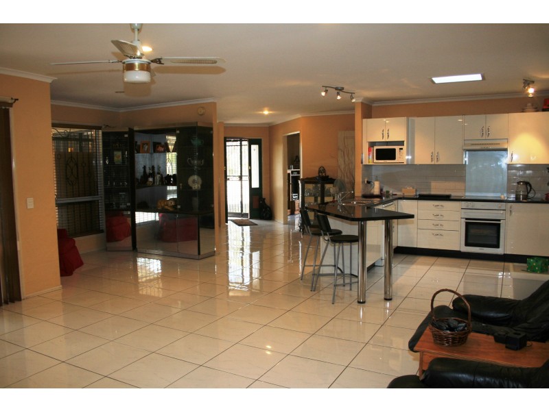 9 Presley Ct, Windaroo QLD 4207