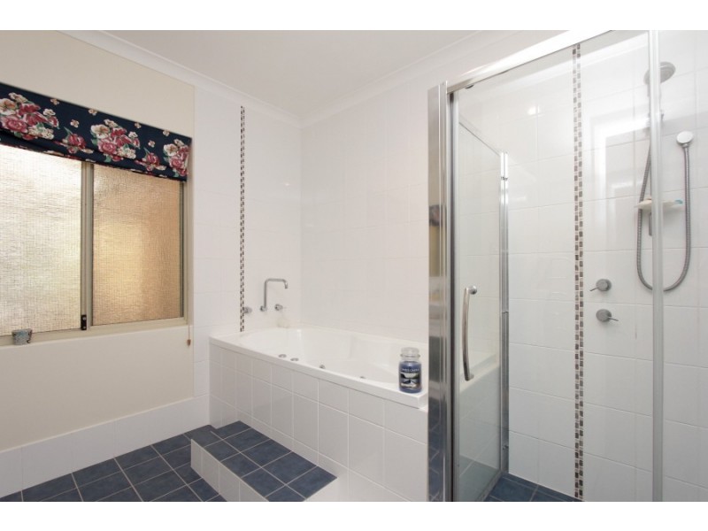 205 Patrick Place, Mundaring WA 6073