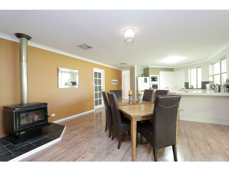 10 Darrowby Place, Sawyers Valley WA 6074