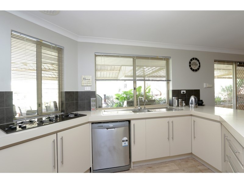 10 Darrowby Place, Sawyers Valley WA 6074