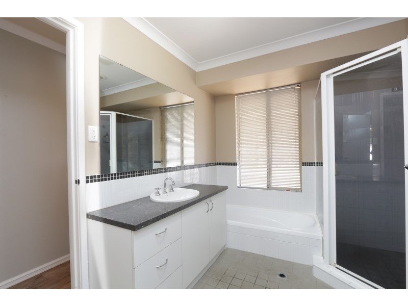 10 Darrowby Place, Sawyers Valley WA 6074