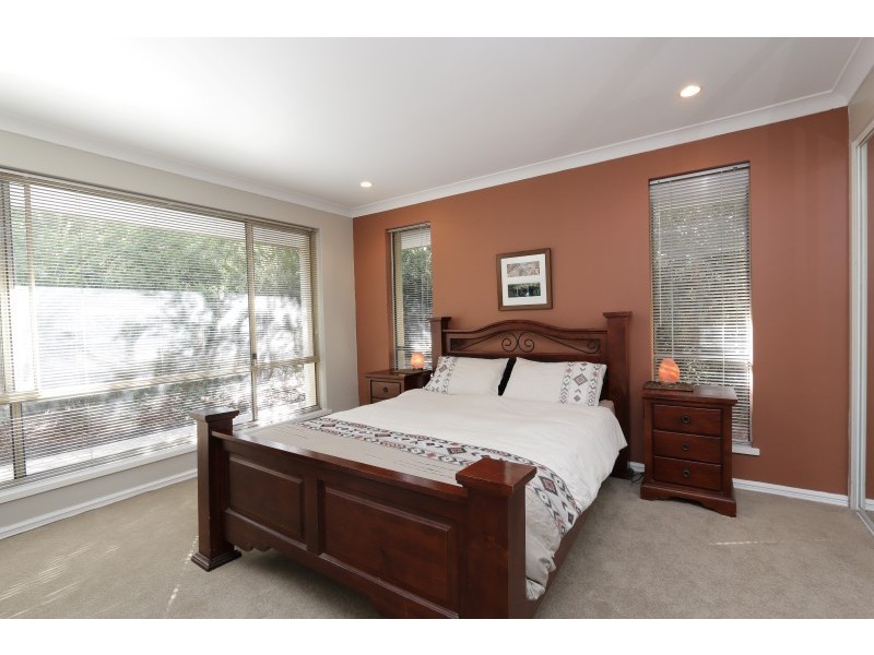 10 Darrowby Place, Sawyers Valley WA 6074