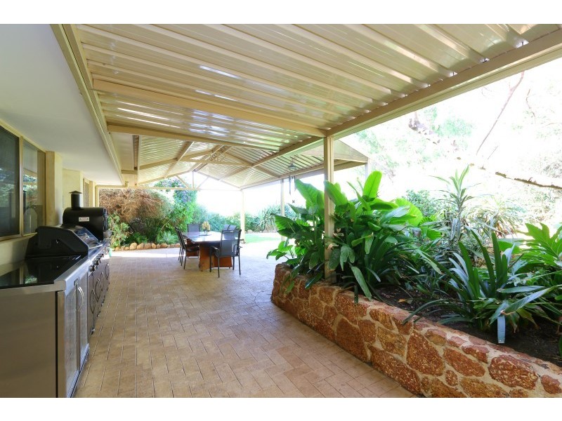 10 Darrowby Place, Sawyers Valley WA 6074