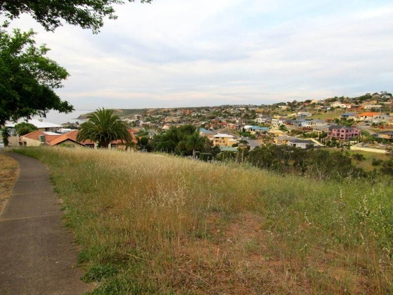 12 Freebairn Drive, Hallett Cove SA 5158