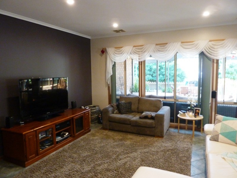 8 Budapest Road, Aberfoyle Park SA 5159