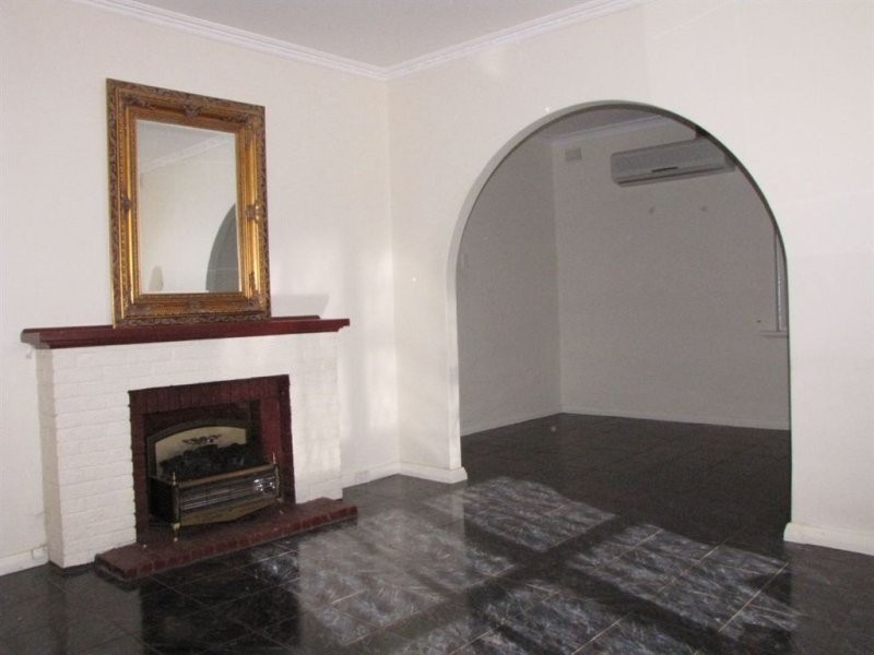 36 Danvers Grove, Woodville Gardens SA 5012