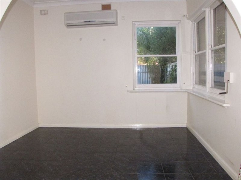 36 Danvers Grove, Woodville Gardens SA 5012