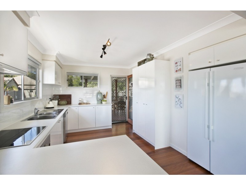 15 Bernecker Street, Carina QLD 4152