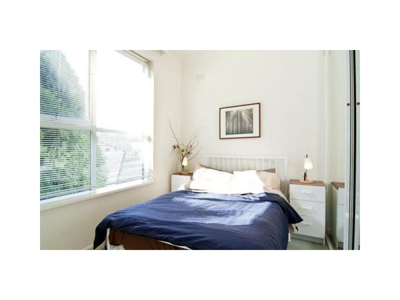 14/8 Charnwood Grove, St Kilda VIC 3182