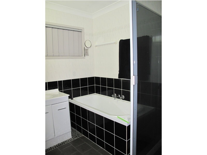 Room B/81 Almeida Street, Indooroopilly QLD 4068