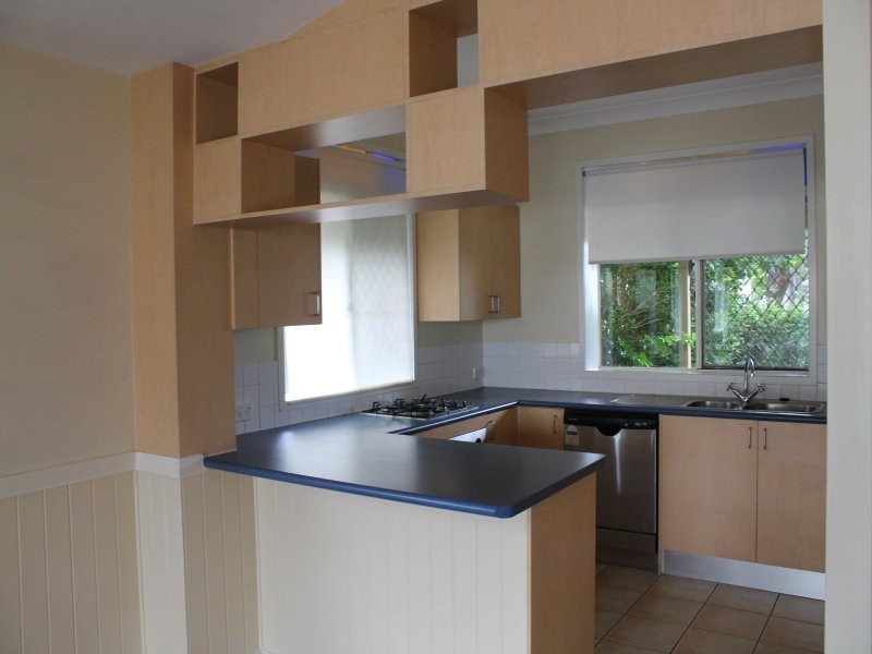 13 Brighton Road, Highgate Hill QLD 4101