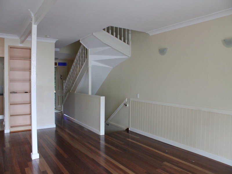 13 Brighton Road, Highgate Hill QLD 4101