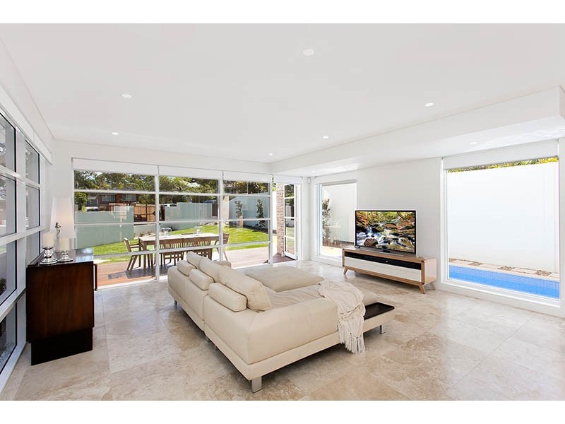 8 Crescent Road, Caringbah South NSW 2229