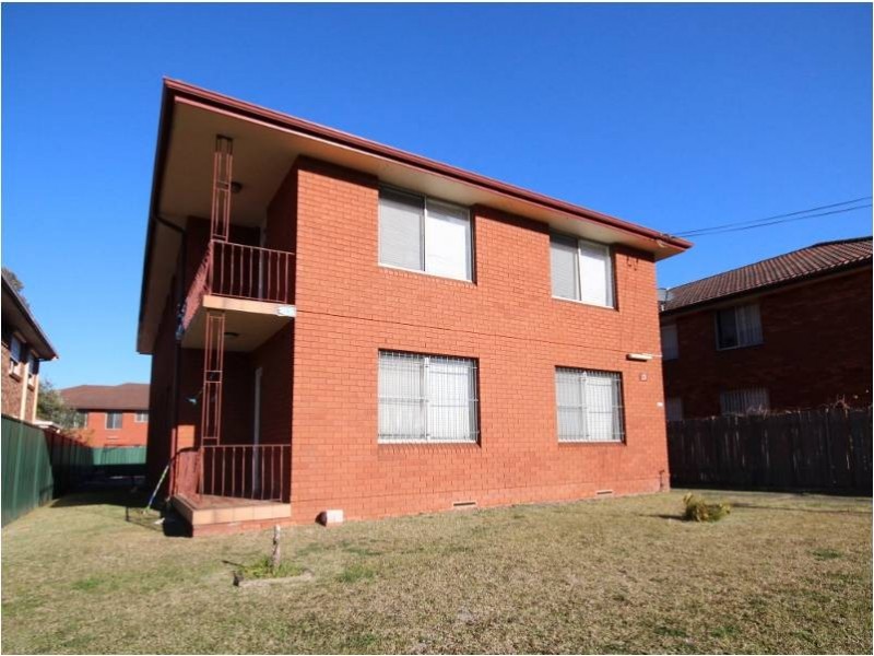 1/13 South Pde, Campsie NSW 2194