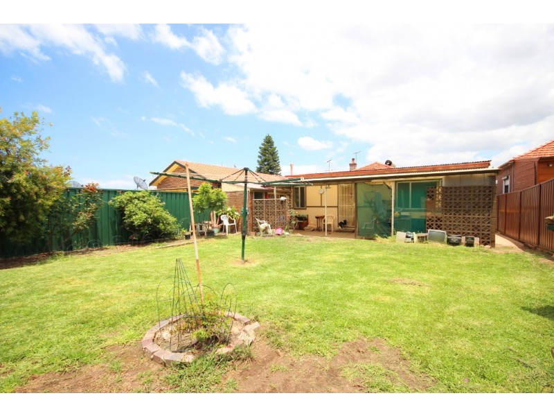 4,6,8 Viking St, Campsie NSW 2194