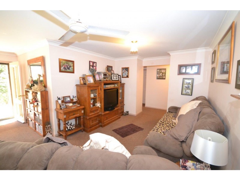 318 Gordons road, Alloway QLD 4670